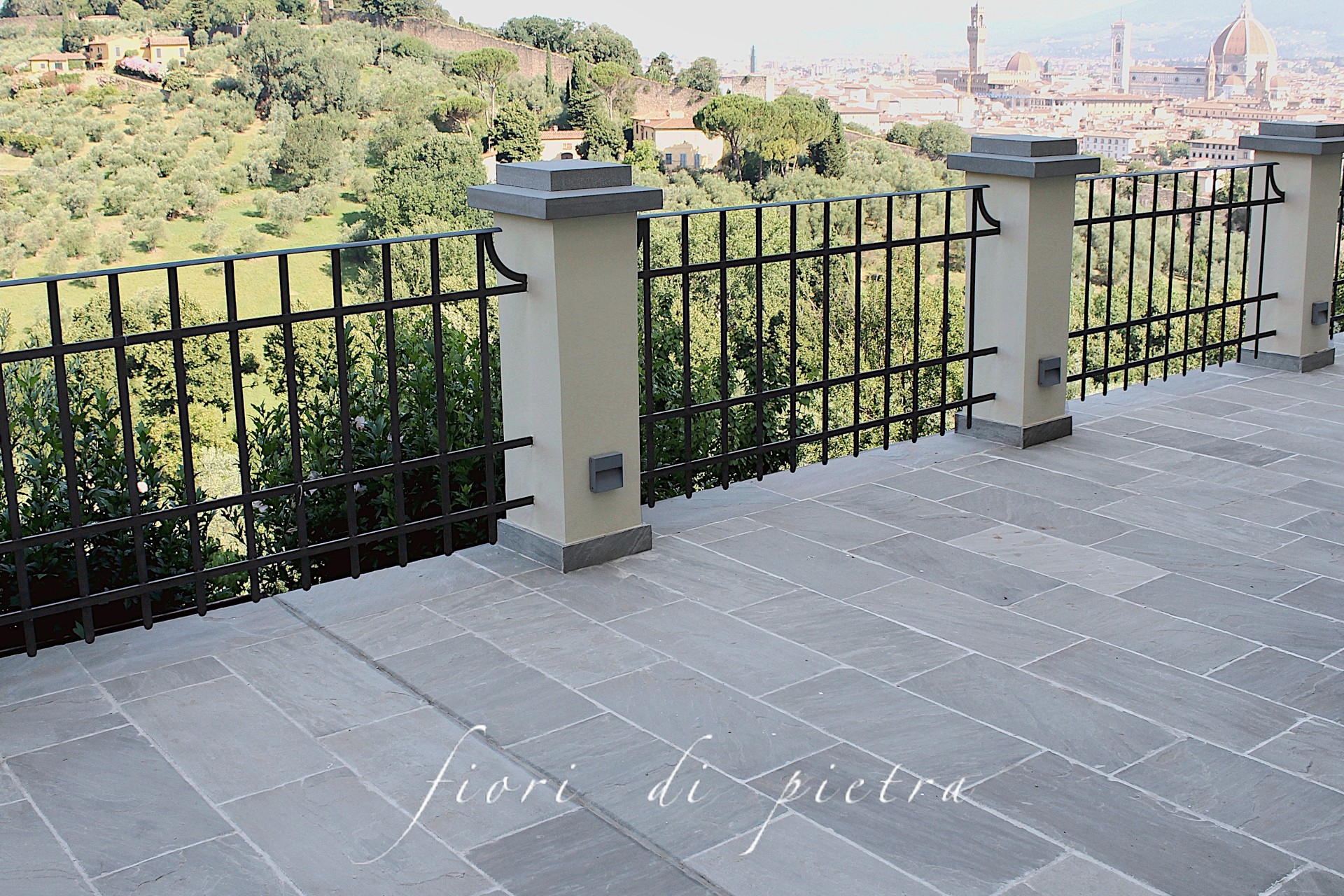 Realizzazione Pavimenti in pietra SAND GREY