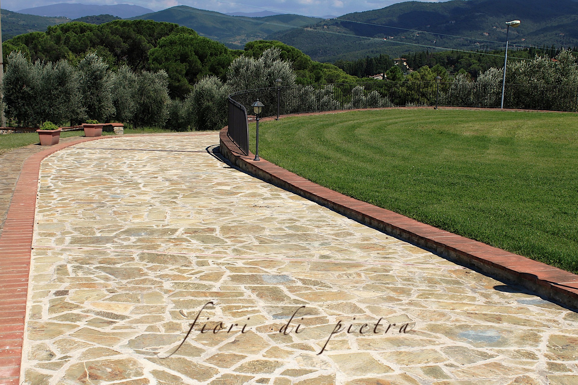 Realizzazione Pavimenti in pietra PIETRA MATERA