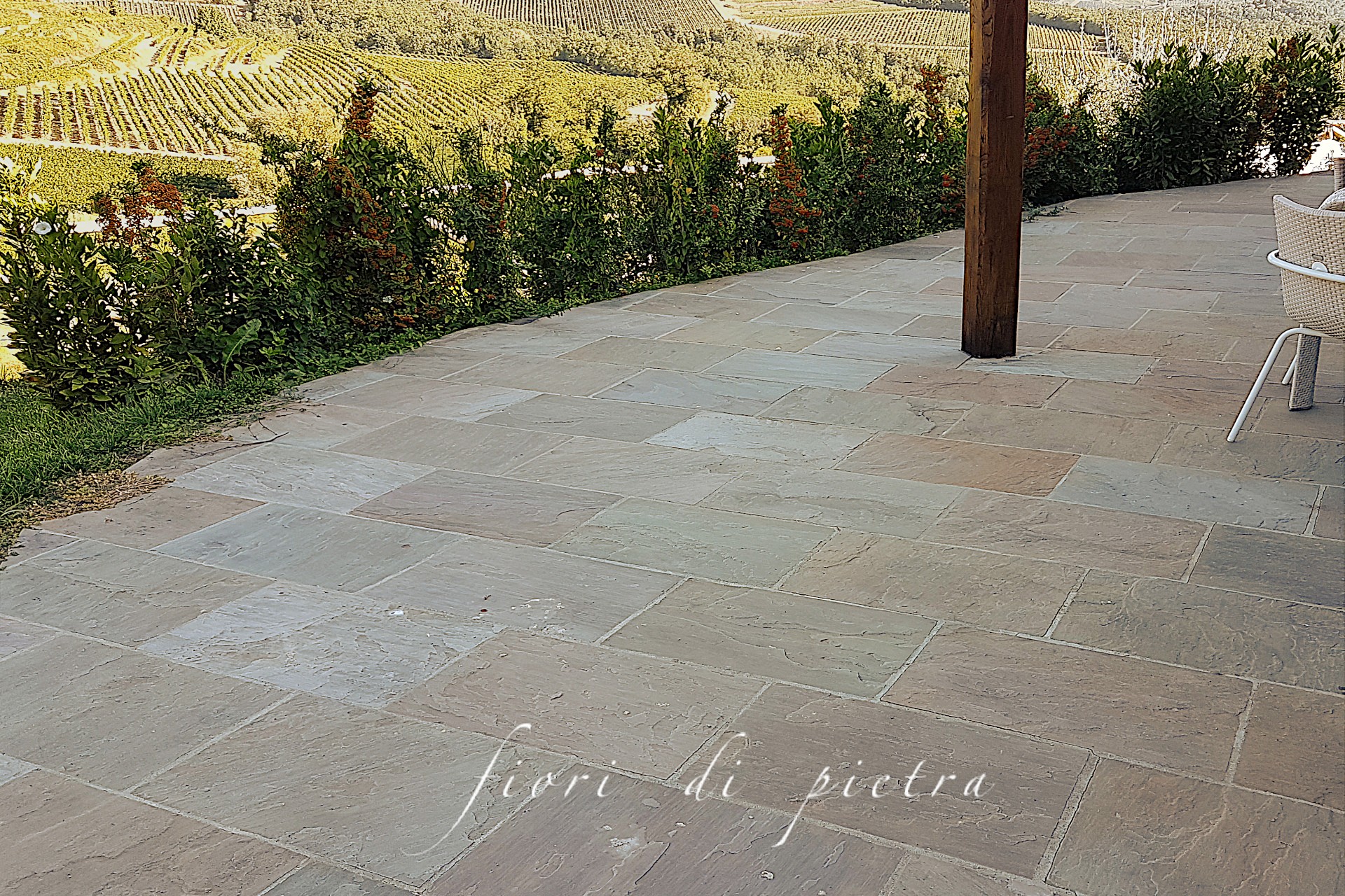 Realizzazione Pavimenti in pietra SAND BROWN