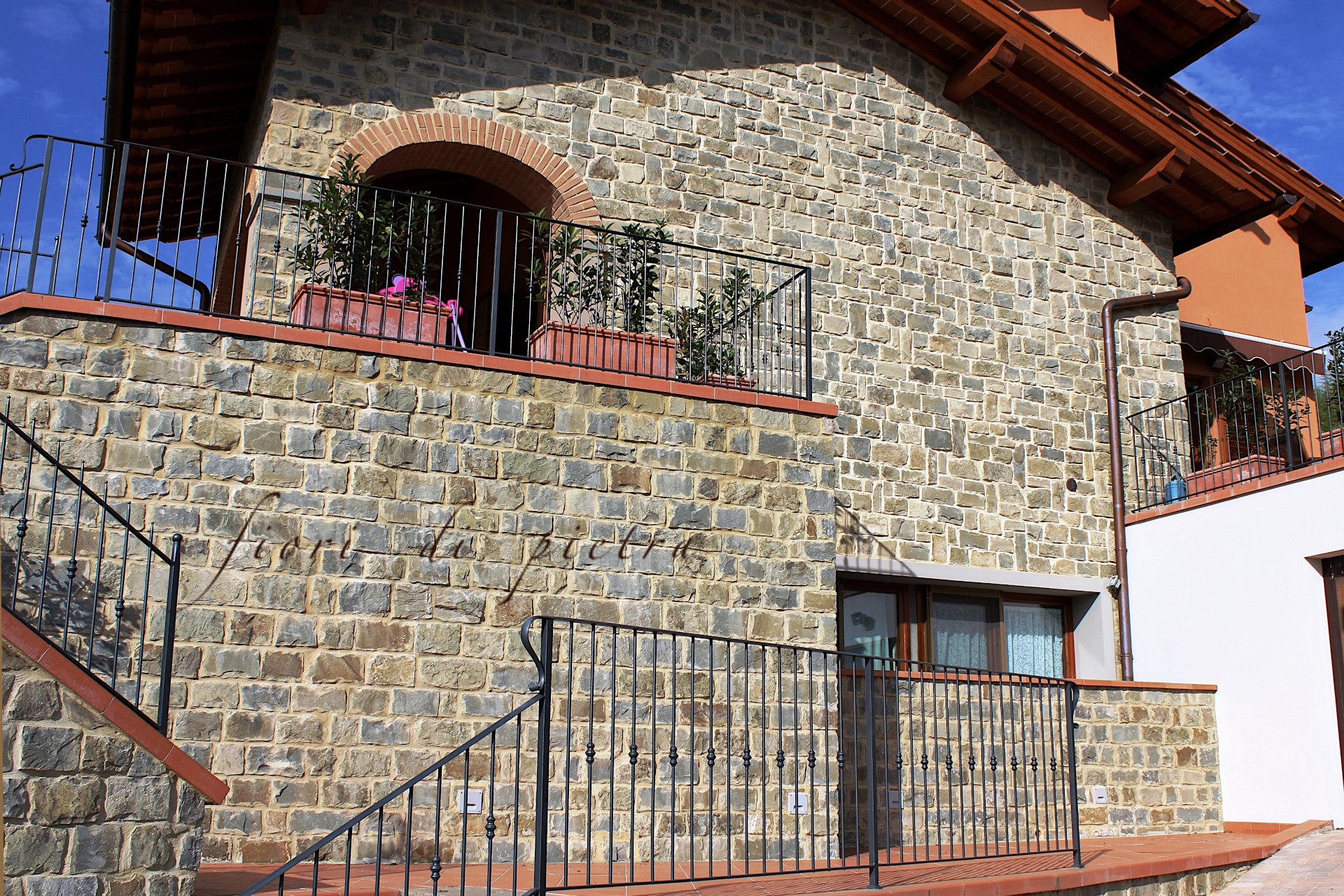 Realizzazione Rivestimenti in pietra Filaretto Pietra Forte - € 40,00/mq + iva