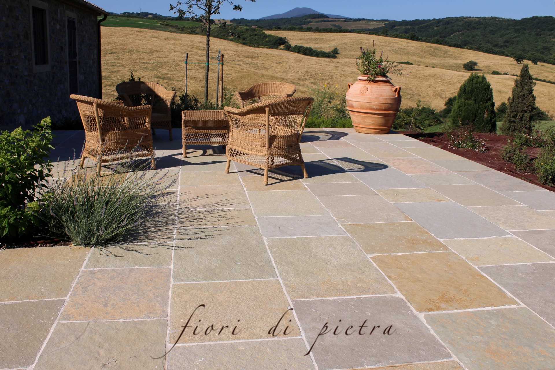 Realizzazione Pavimenti in pietra VECCHIA TOSCANA