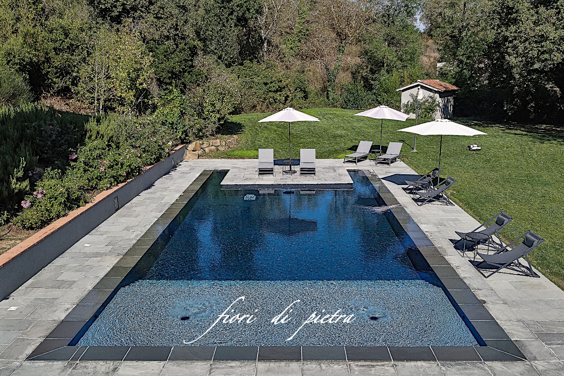 Realizzazione Piscine in pietra SAND GREY