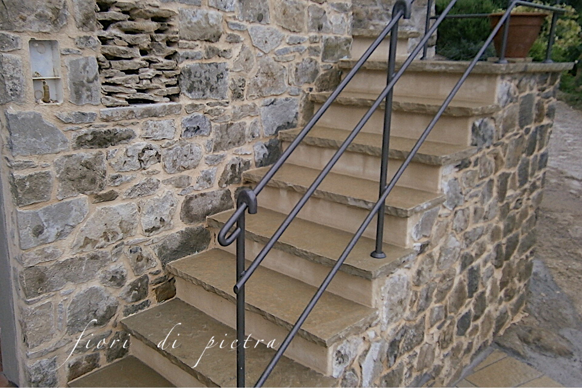 Realizzazione Pavimenti in pietra IRON BROWN