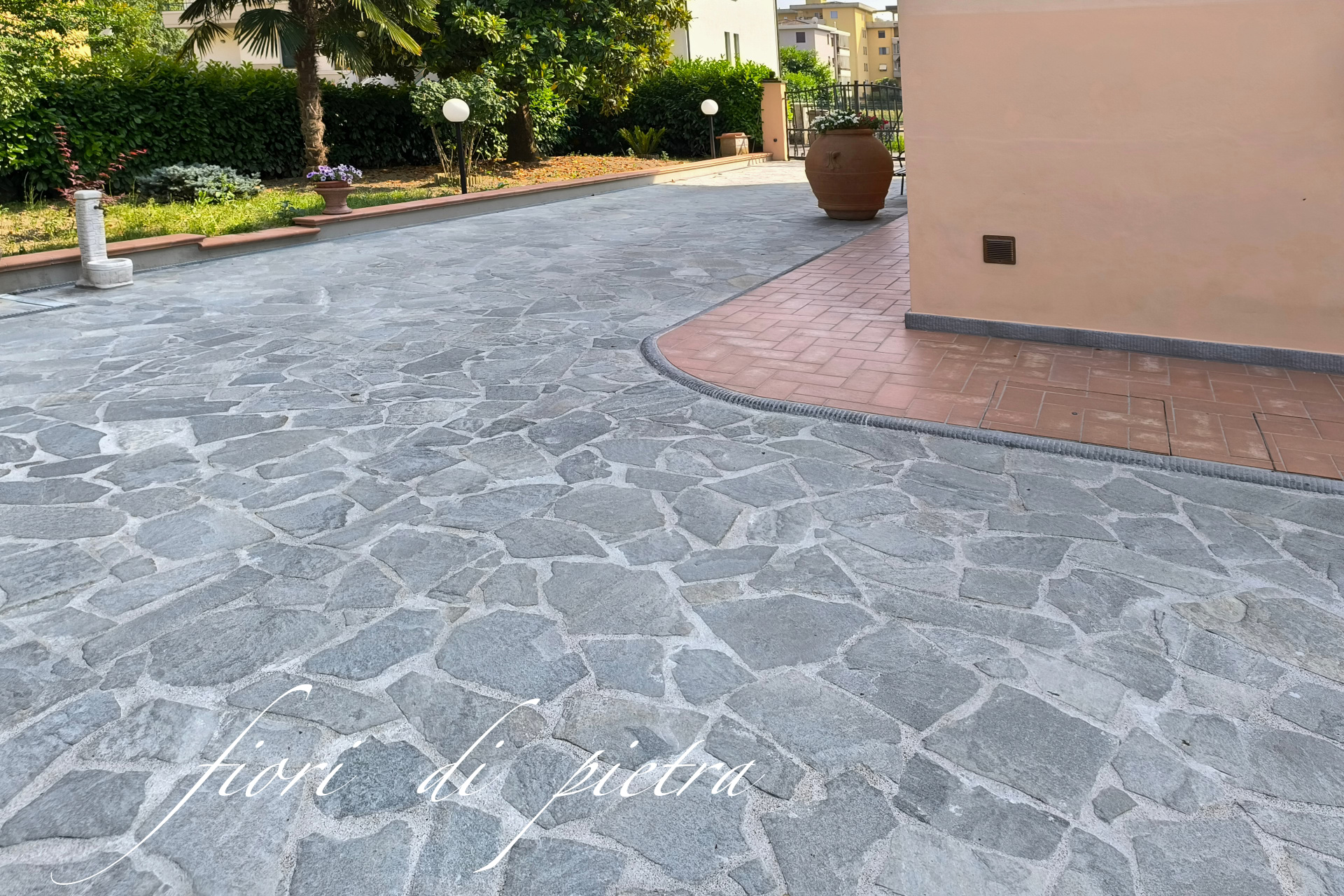 Realizzazione Pavimenti in pietra GRIGIO APUANO